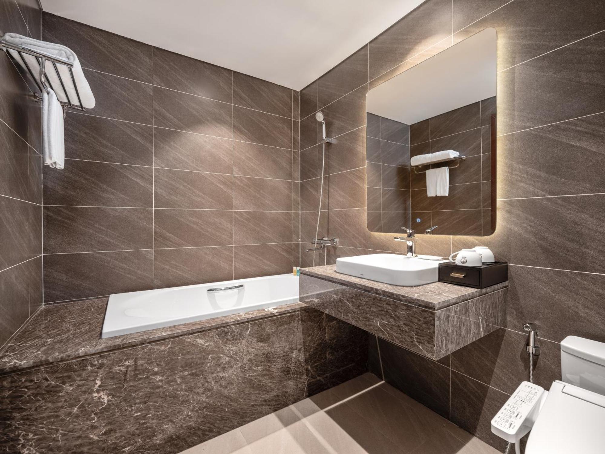 Nesta Hotel & Spa ฮานอย ภายนอก รูปภาพ